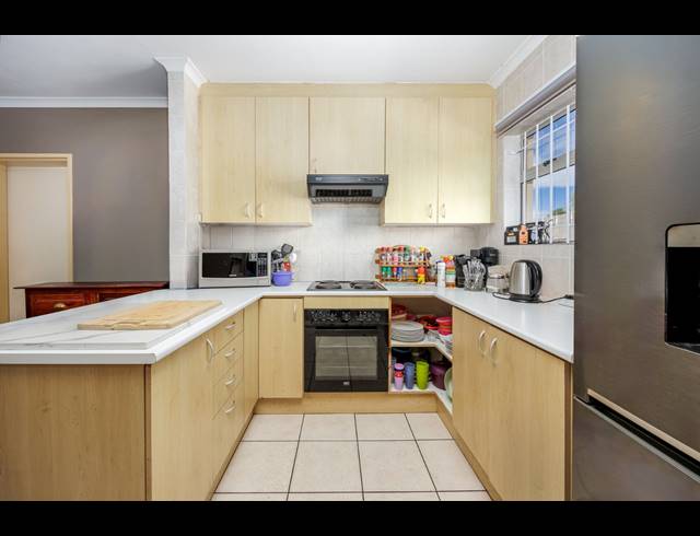 3 BEDROOM HOUSE FOR SALE IN SONSTRAAL HEIGHTS
